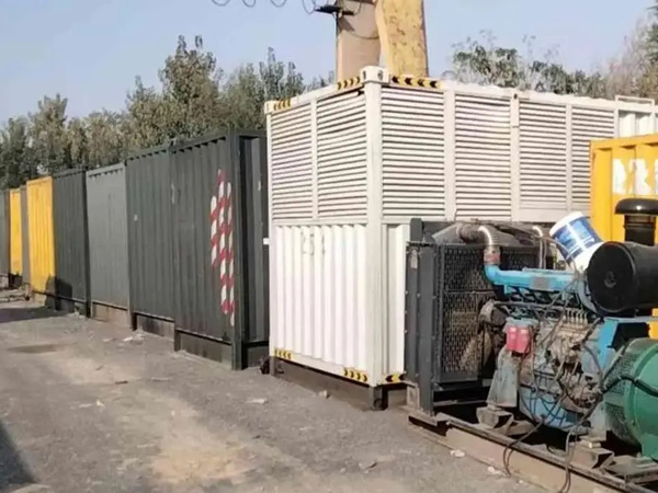 大新200KW柴油发电机机组每小时油耗是多少？